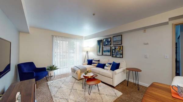 $1,599 / 1br - 665ft2 - 🌞 Bright Top-Floor 1BR w/ Pool, Fitness Center & Package Room! 🌴🏊‍♀ (Everett, Mukilteo, Lynwood, Mill Creek)63808083902467123