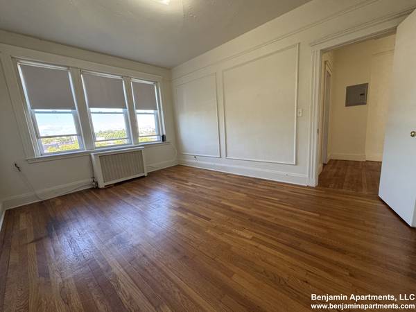 $2,295 / 1br - Comm Ave 1 Bed - Perfect for BU / BC + Boston Landing - Heat/HW Incl. (Brighton)63996692771459122