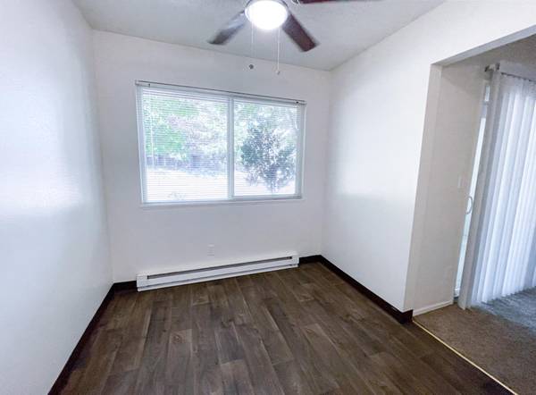 $1,200 / 1br - 1 FREE MONTH + $500 OFF! 1B with On-Site Laundry, Quick Freeway Access (Wilkes-East)63615726534145121