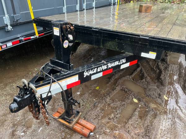River 14K Deckover Flat Deck Trailer – Excellent Condition ( 1