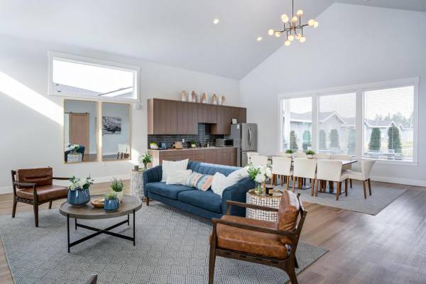 $1,374 / 1br - 669ft2 - BBQ And Outdoor Seating Area, Rentable Garages (Vancouver)63672530156545120