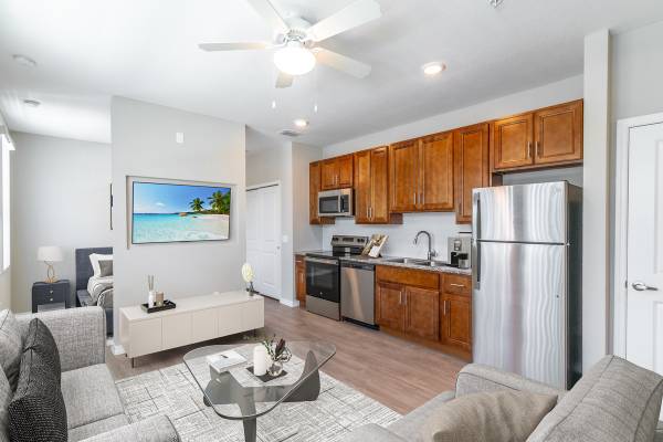 $1,129 / 501ft2 - Lady Lake, Electrodomésticos de Acero Inoxidable, Gran Isla de Cocina (Lady Lake, Ocala)63861745025283122