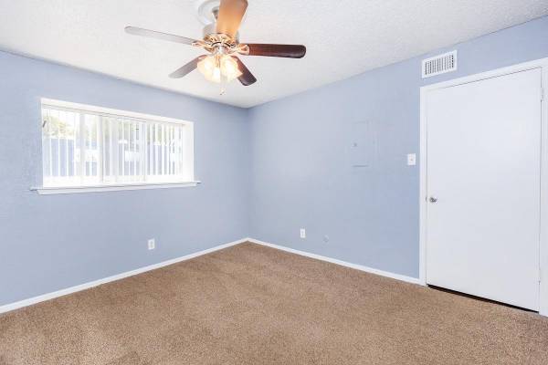 $1,030 / 1br - Gas Stove, 9Ft Ceilings, Pet Friendly (2217 Ridgmar Blvd, Fort Worth, TX)63846410757377124