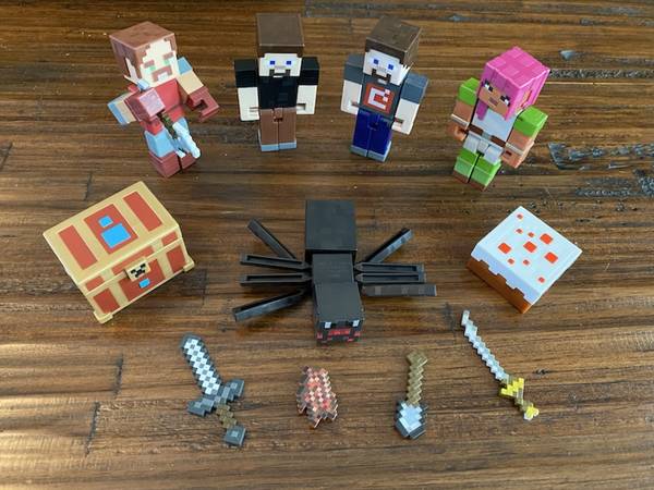 MINECRAFT DUNGEONS FIGURES LOT   ADIENE, HAL & SPIDER ~ PLUS EXTRAS 1