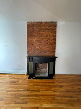 $2,750 / 2br - 3rd Floor Brownstone Apartment (Brooklyn)63945495883522123