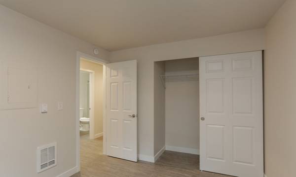 $1,650 / 2br - 810ft2 - Look & Lease at Bayview East Apartments 1x1 (Bremerton)63688608165763123