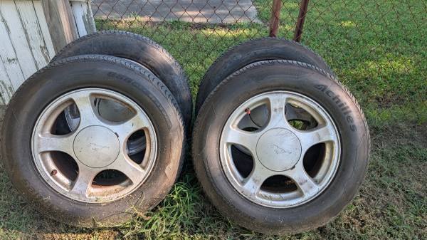 Mustang Tires 225/60/16 98V 1