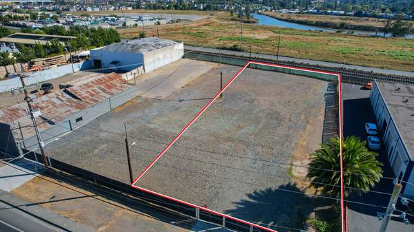 Commercial Yard Space for Sublease in Petaluma 1