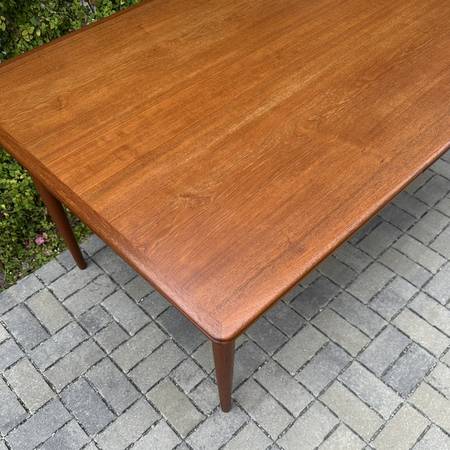 Gran mesa de comedor danesa de teca con hoja extensible de Skovmand & Andersen - $1.75063471349719171122