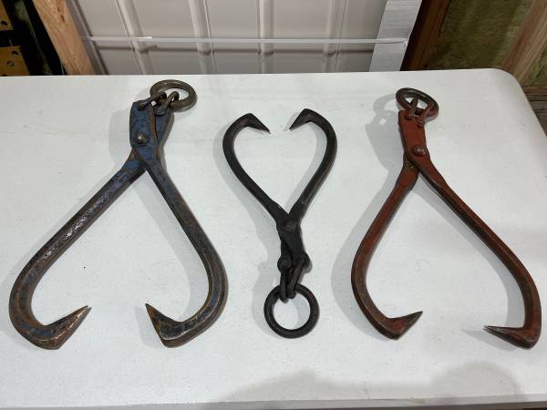 Lot of 3 log tongs 1