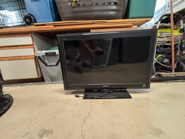 Flatscreen TV for sale 1