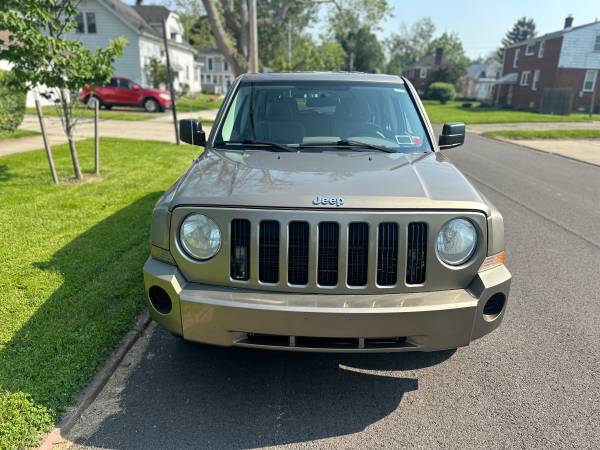 SOLO 110K MILLAS. FUNCIONA Y CONDUCE EXCELENTE; Jeep Patriot 2010 *4X4* - $3.950 (Cheektowaga)63483374707587121