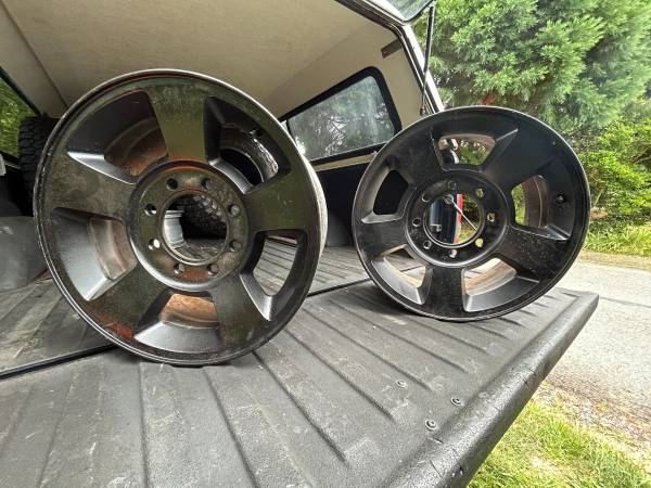 Factory aluminum Dodge Ram wheels - 17x8 - $50 (Bellingham)634358367440671221