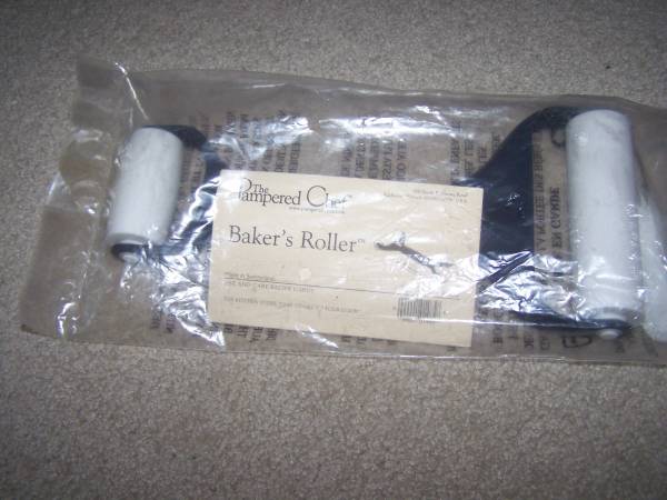 Pampered Chef Baker's Roller 1