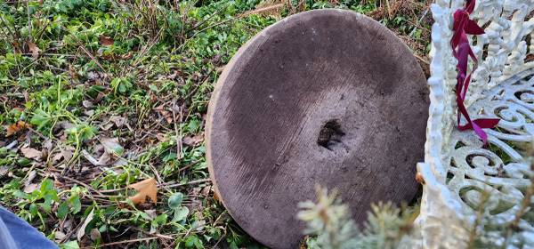 Sandstone grinding wheels each 1