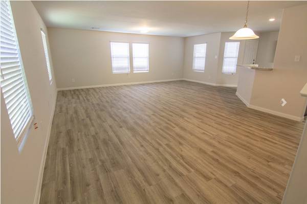 $1,825 / 4br - 1687ft2 - Ennis Rent House - House For Rent - 2 Months Free (Ennis)63796376070273121
