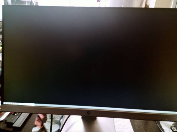 Monitor HP de 27" 2K - $50 (Mesa)507095346736025605