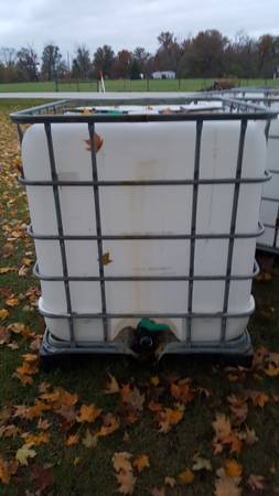 FOOD GRADE // LIKE NEW TANKS WITH CAGES // 275 GALLON 1