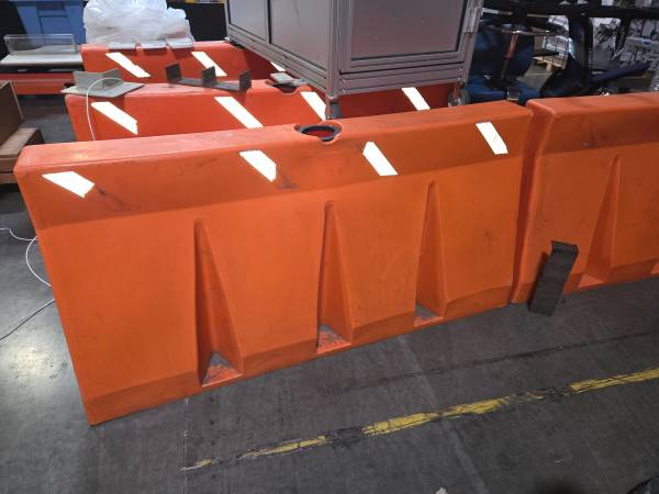 H-4584 , U-Line, traffic barrier 1