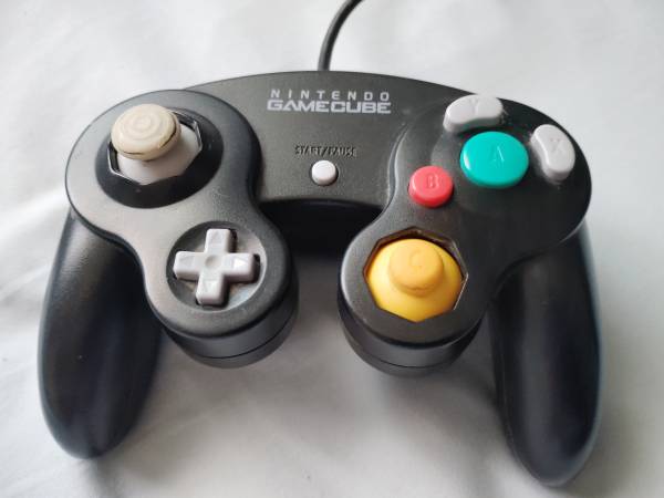 Nintendo GameCube Original Controller 1