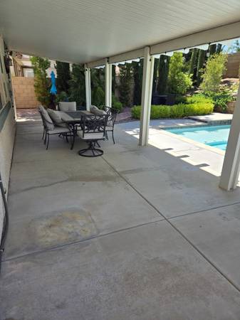 $915 West Palmdale Pool House Second Floor Room / Utilities Included (Palmdale)63840112689539121