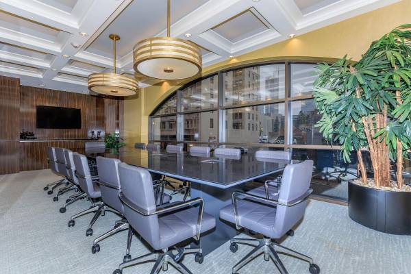 $2,299 / 1br - 625ft2 - Wood Laminate Flooring, Washer/Dryer In Unit, 1/bd 1/ba (1026 S Broadway, Los Angeles, CA)63912983042050122