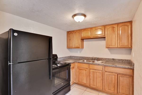 $999 / 1br - 610ft2 - $999.00 RENT- ALSO WITH HALF OFF YOUR FIRST TWO MONTH RENT-THE WAVE (TAMPA)63980540499842120