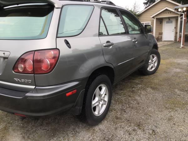 2000 LEXUS RX300 4 wd - $3,000 (Seattle)63622961687939124