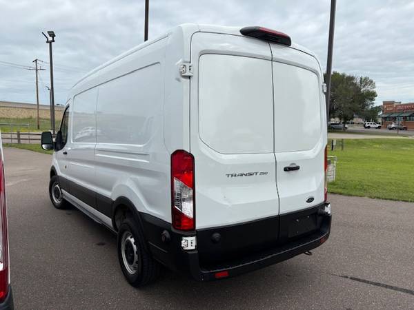 Furgoneta Ford Transit T250 de techo medio 2020 - $24,900 (rogers)63470777662465122