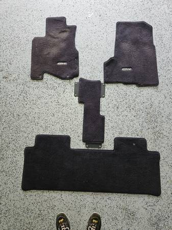 2002-2006 crv complete floor mats set 1