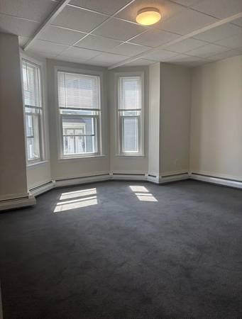 $2,900 / 3br - 1100ft2 - 3 Bedroom apartment (Orient Heights)63828338059521121