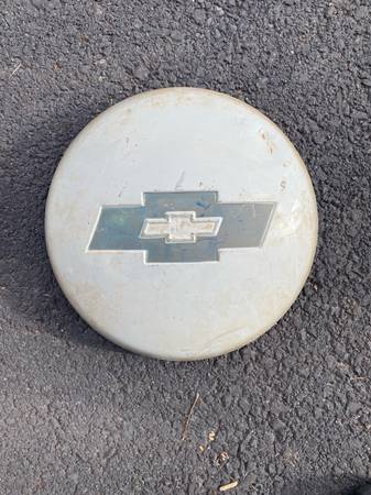 VINTAGE Chevy Hubcaps 1
