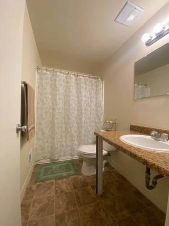 $1,195 / 2br - Stop by and APPLY!! (Taylor)63926725660290124