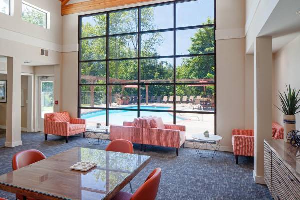 $2,395 / 3br - 1265ft2 - Lovely Retreat in Lake Oswego! Your New Home Awaits at Parkridge (Mountain Park Neighborhood)63672600938243122