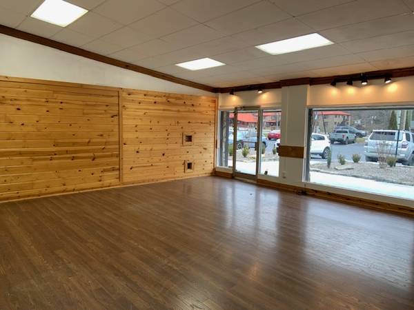 $750 / 909ft2 - Retail Space in Maggie Valley (Maggie Valley)64029208011137122