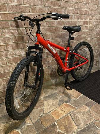 Diamondback Youth Mountain Bike, Great Condition 1