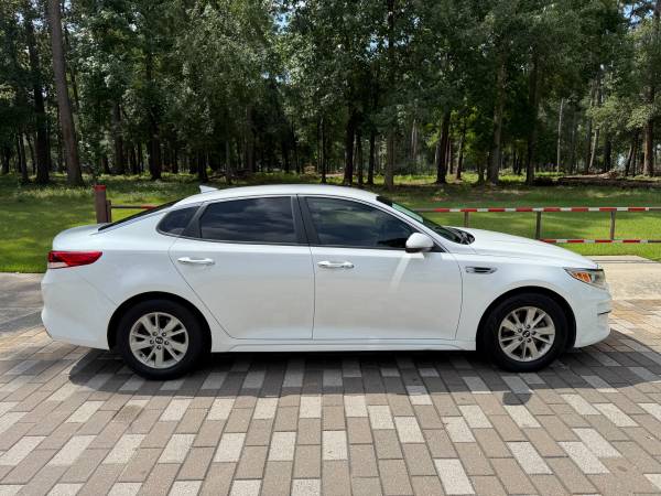 2017 KIA OPTIMA FE - $7,995 (SPRING)63622465905667124