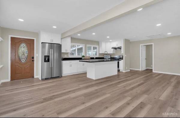 $1,700 / 2br - 1360ft2 - FOR RENT (South Lake Tahoe)63682237740161124