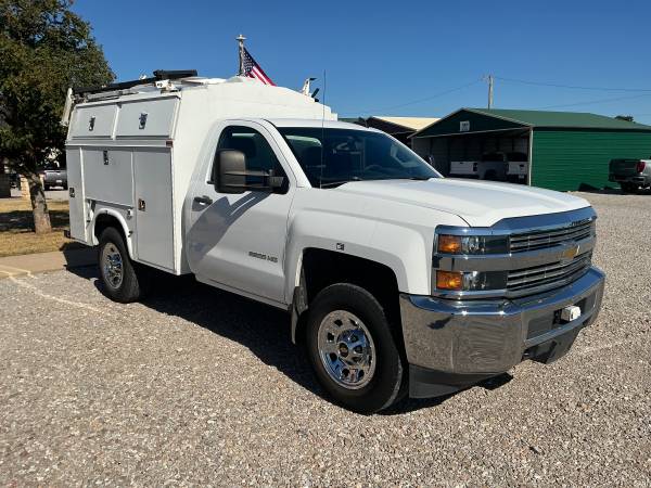 2015 Chevrolet 3500HD SRW - Photo 3