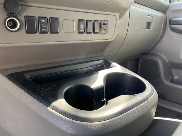 2019 Nissan NV2500 High Roof - Photo 14