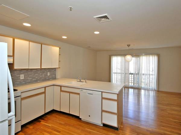 $3,985 / 3br - 1422ft2 - Alquiler de adosado - pisos de madera, terraza, garaje (Harrison)63788808384131123