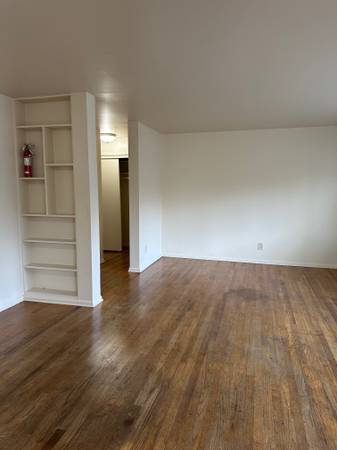 $1,695 / 1br - 700ft2 - Everett Great, Large One Bedroom in Excellent Area (Everett, Evergreen)63944962462083123