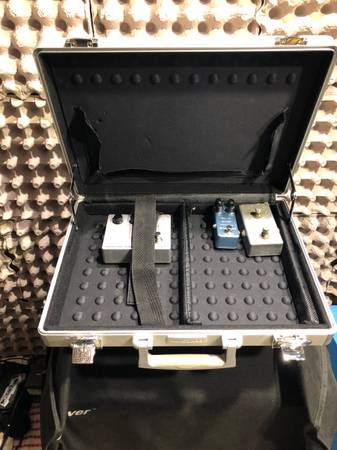 Effects/pedal brushed aluminum carrying case 1