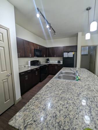 $2,009 / 2br - 1215ft2 - Huge House Vibe Apartment!! (Midland, Texas)63622615981697121