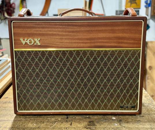 Vox AC-30 50th Anniversary combo - Celestion Blues 1