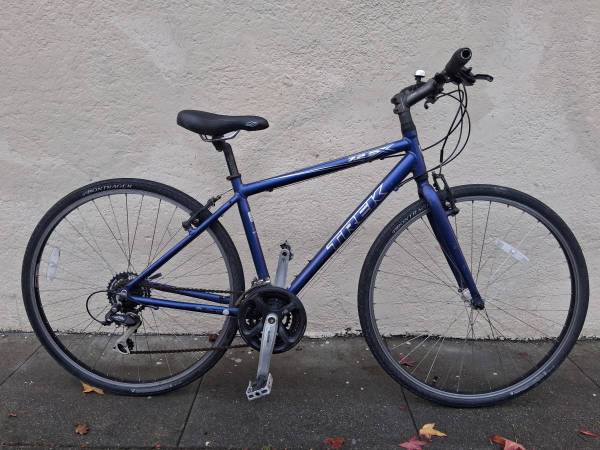 TREK FX 7.2 commuter hybrid bicycle 1