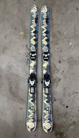 Good Condition Defiance Range Skis 130cm with Look Bindings 1