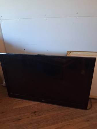 52" Samsung TV Television 1