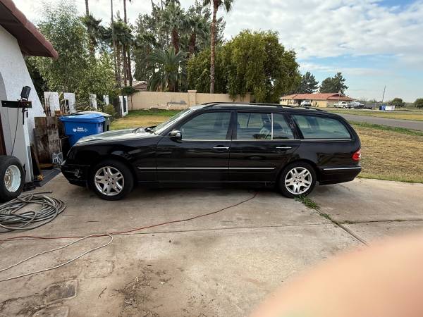 2000 Mercedes E320 Wagon 1