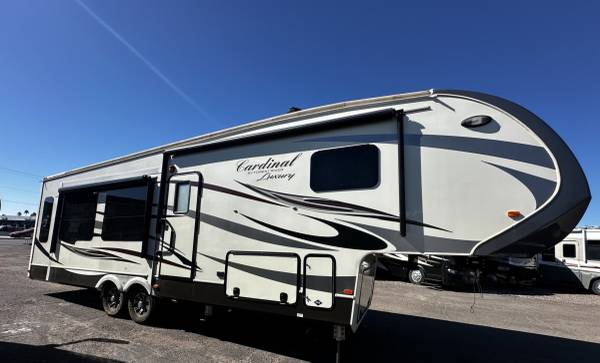 2019 Forest River Cardinal Luxury 5th Wheel 3350RLX Fifth Wheel 1